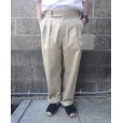 画像1: RICCARDO METHA (リカルドメッサ) 2TUCK BELTLESS TROUSERS カーキ (1)