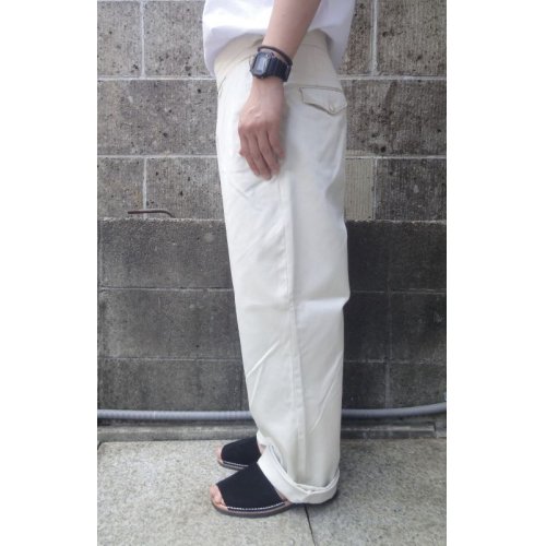 他の写真2: RICCARDO METHA (リカルドメッサ) 2TUCK BELTLESS TROUSERS オフホワイト