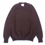 Jamieson’s (ジャミーソンズ) Plain Saddle Shoulder crew neck ミディアムブラウン