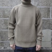 VINCENT ET MIREILLE (ヴァンソンエミレイユ) TURTLE NECK SWEATER 8GG AZE カーキ