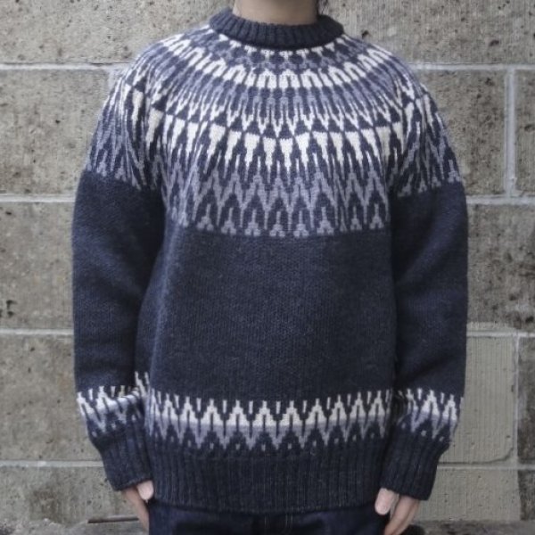 画像4: GUERNSEY WOOLLENS （ガンジーウーレンズ) ICELANDIC CREW NECK PULL OVER チャコール