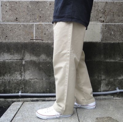 画像2: RICCARDO METHA (リカルドメッサ) ONE TUCK WIDE TROUSERS TWILL ベージュ (カーキ)