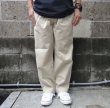 画像6: RICCARDO METHA (リカルドメッサ) ONE TUCK WIDE TROUSERS TWILL ベージュ (カーキ) (6)