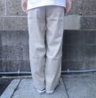 画像7: RICCARDO METHA (リカルドメッサ) ONE TUCK WIDE TROUSERS COTTON LINEN ベージュ (7)