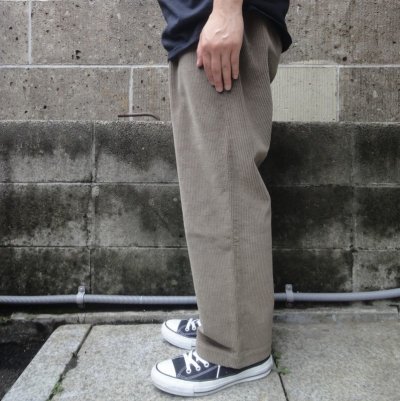 画像2: RICCARDO METHA (リカルドメッサ) 1TUCK WIDE TROUSERS コーデュロイ ベージュ