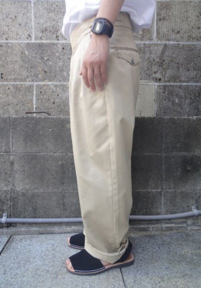 画像2: RICCARDO METHA (リカルドメッサ) 2TUCK BELTLESS TROUSERS カーキ