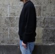 画像2: Jamieson’s (ジャミーソンズ) Plain Saddle Shoulder crew neck ブラック (2)