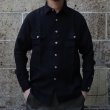 画像4: GAMBERT SHIRT (ギャンバートシャツ) LINEN DYED REG COLLAR SHIRT with 2 POCKETS ブラック (4)